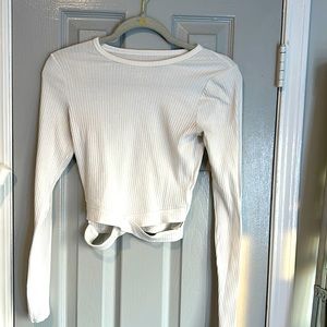 Holliatwe whitw top med